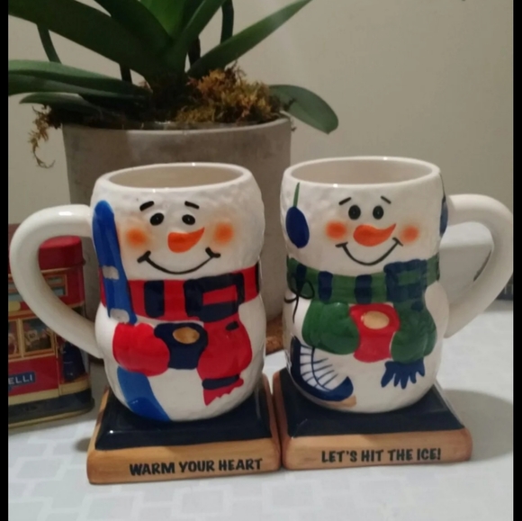 Christmas Mugs - Picture 1 of 3